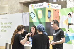 Picture 65 of יום זרקור Microsoft